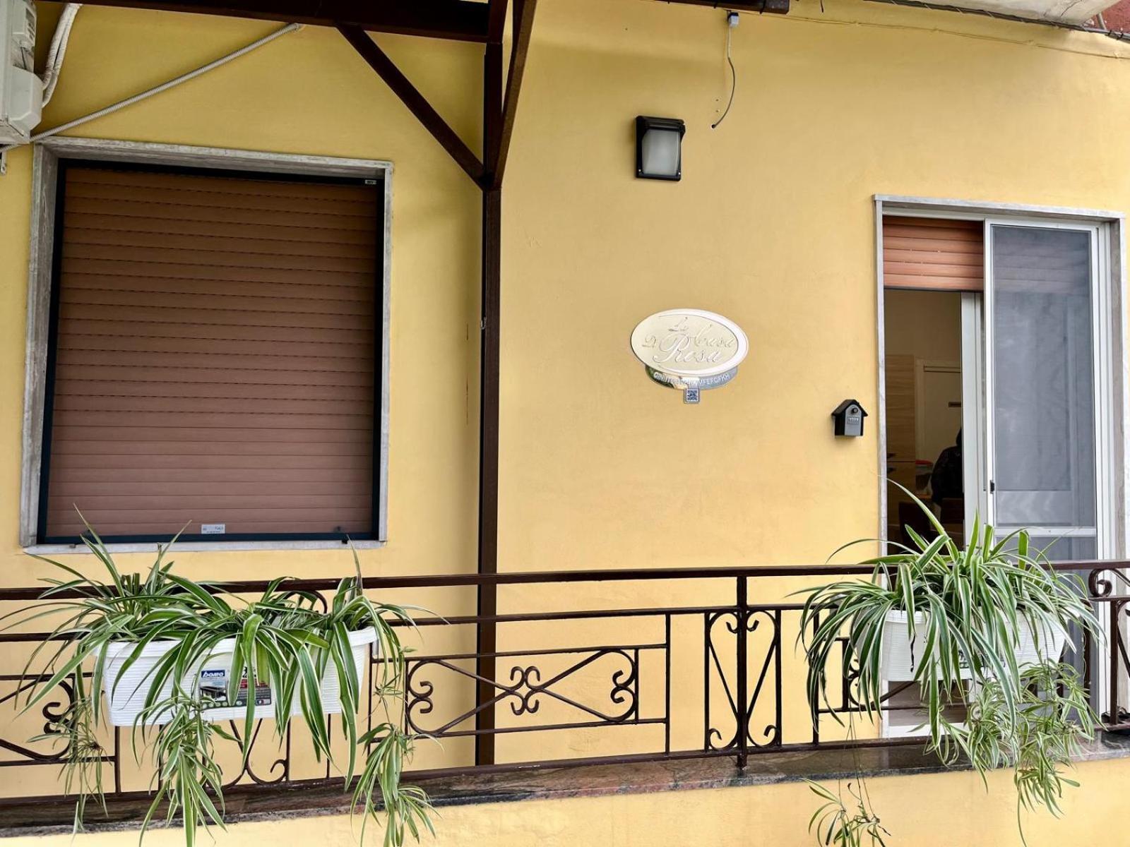 La Casa Di Rosa Hotel Кастеламаре ди Стабия Екстериор снимка